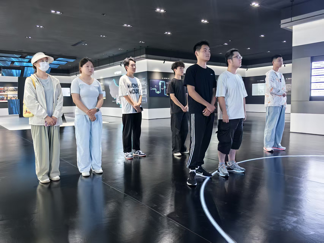 豐元股份棗莊基地“金秋筑夢·豐元啟航”助學(xué)活動  以企業(yè)溫度點(diǎn)亮學(xué)子未來之路